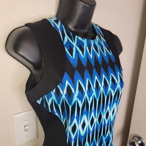 Calvin Klein chevron print scuba sheath dress size 2 - Picture 3 of 7
